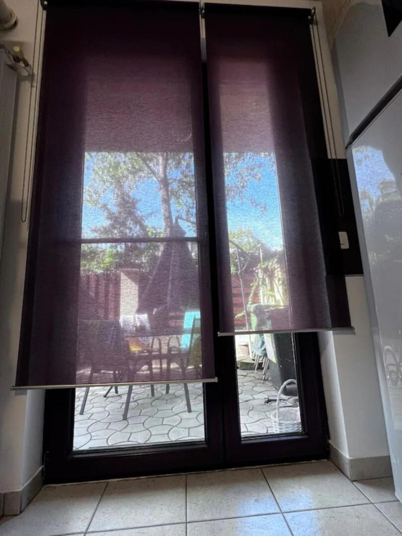 Vila Luminoasa Cu Curte Privata Bukarest Exteriör bild